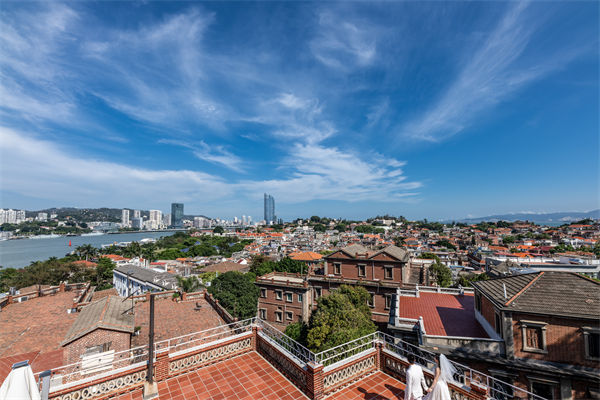 廈門企業(yè)深陷同質(zhì)化競(jìng)爭(zhēng)泥沼，廈門戰(zhàn)略咨詢公司如何助力破局？