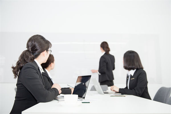 員工培訓(xùn)無效、成長慢，人力資源管理怎樣定制高效方案？
