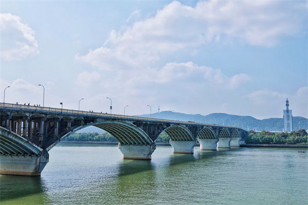 長(zhǎng)沙湘江特大橋突發(fā)大火，組織規(guī)劃管理有何啟示？